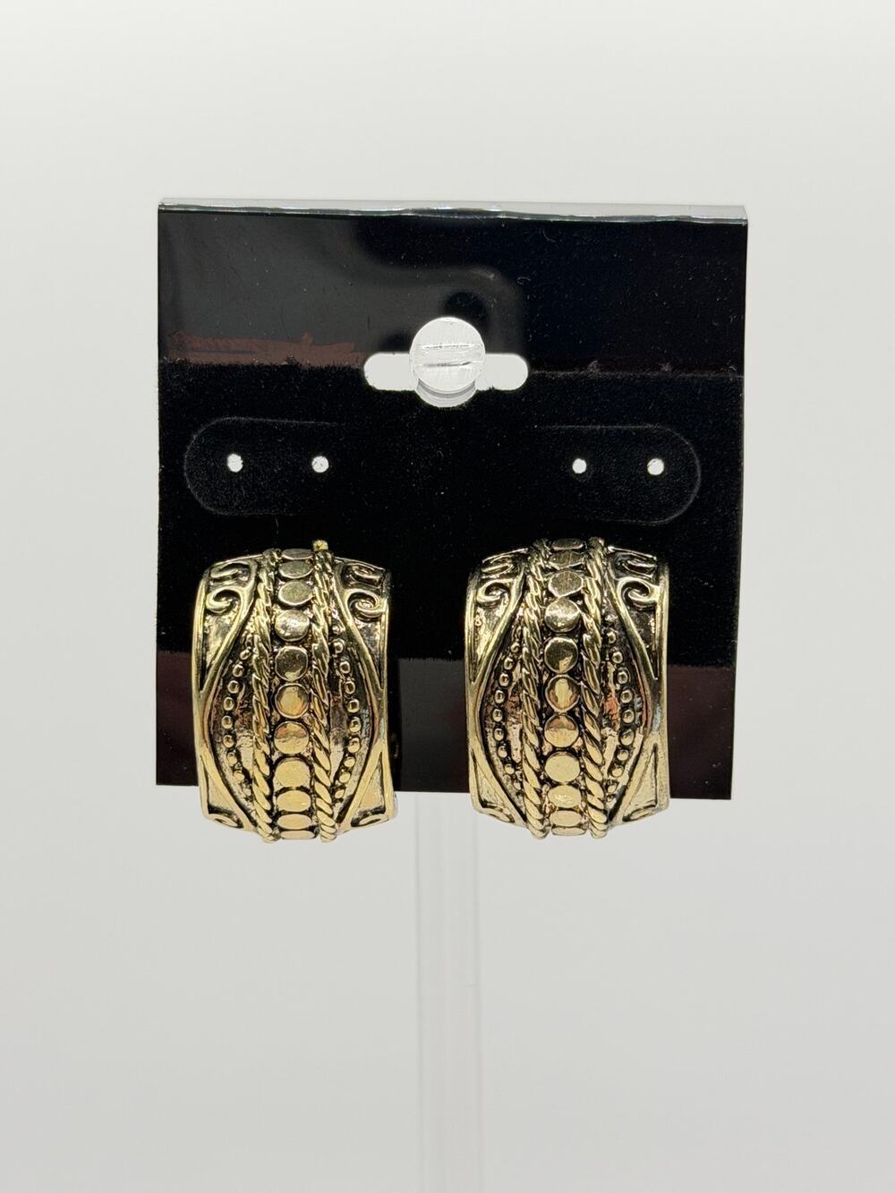 Chico’s Gold Tone Clip-On Hoop Earrings | Textured Wide Huggie | NWT